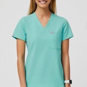 FIGS Aqua Blue Zamora joggers (XS) // Catarina top (S)